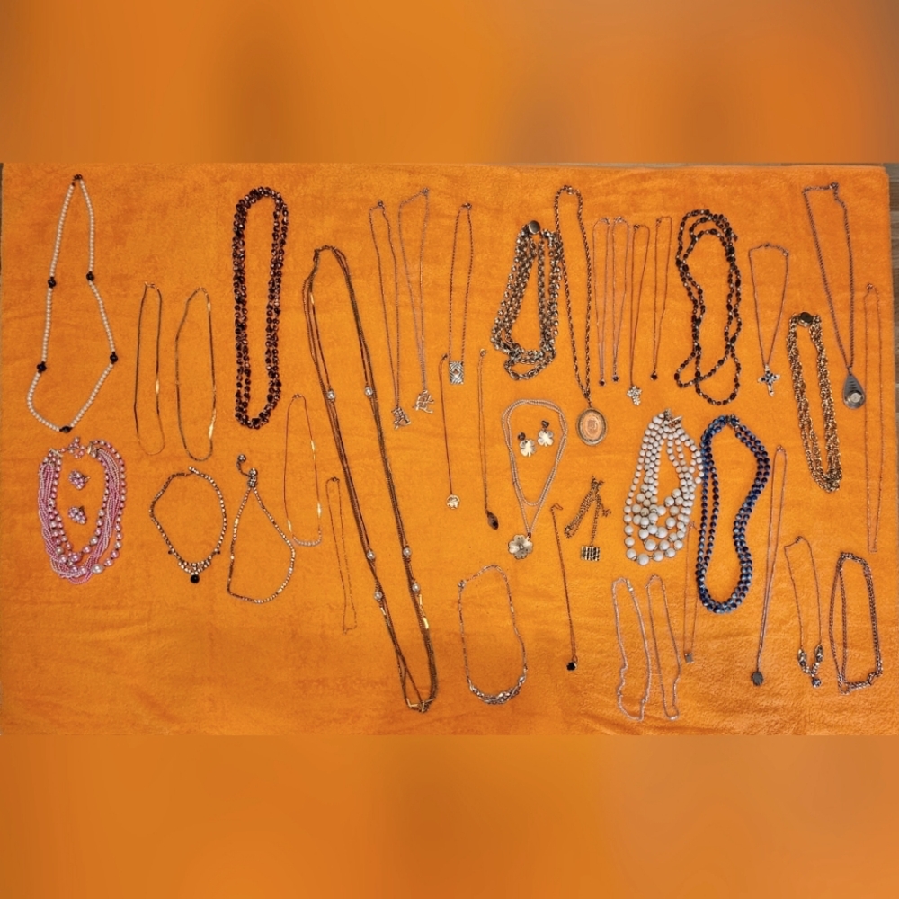 Vintage Necklaces, lot of 37